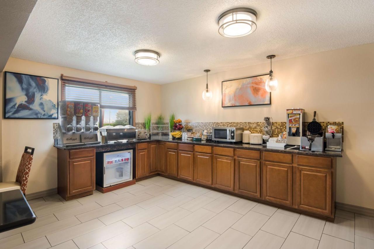 Best Western Mount Pleasant Inn Extérieur photo